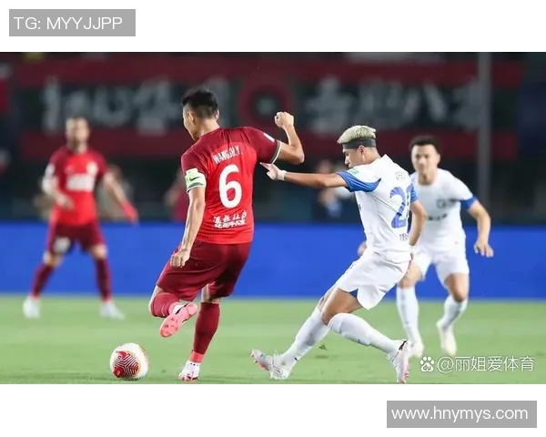 南京足球队在邀请赛中的默契配合与战术执行点评分析 南京足球队在邀请赛中的默契配合与战术执行点评分析